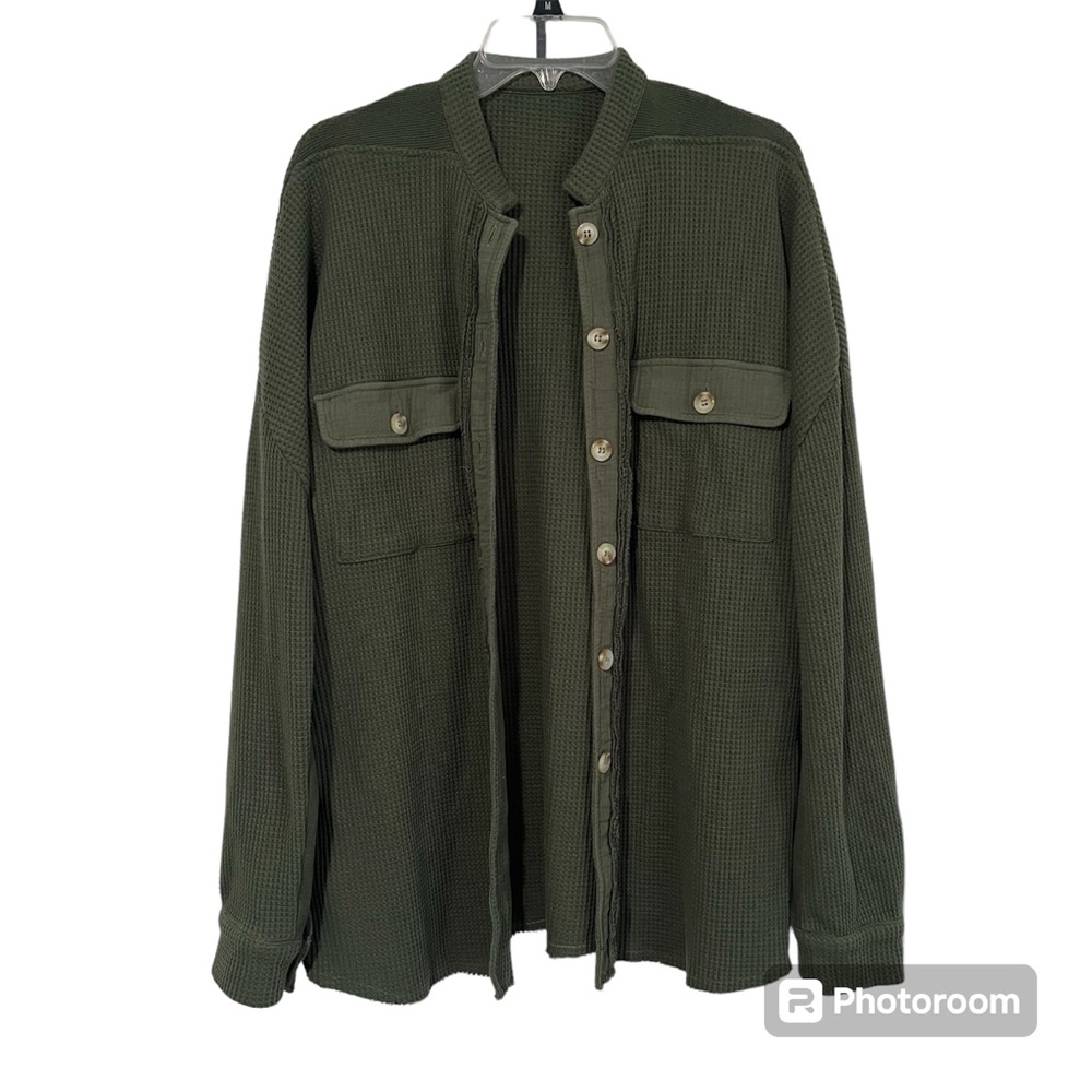 Women’s size 2XL hunter green button down top